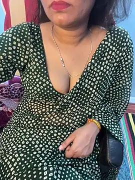 APKI WIFE  online show from July 28, 4:43 am