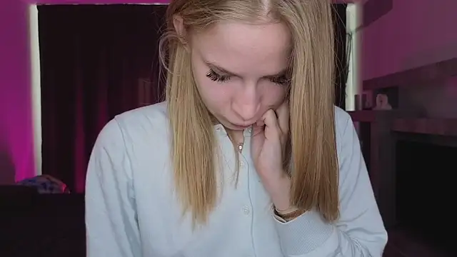 Elis Fox online show from March 14, 11:00 am