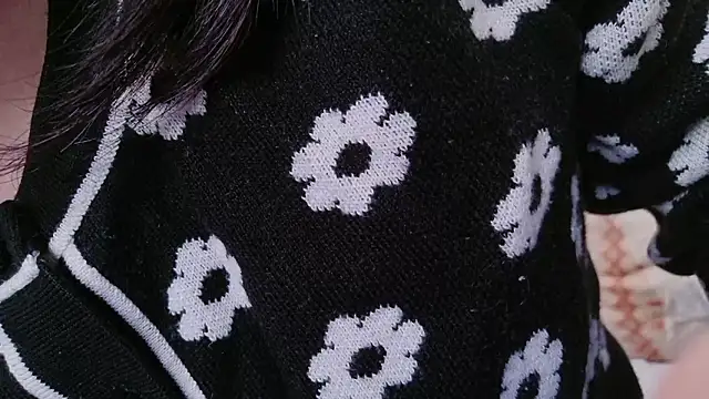 Mia--meow online show from January 17, 2:02 pm