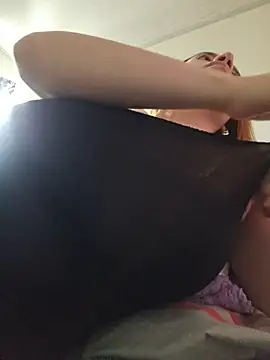 valery mora online show from March 30, 8:30 pm