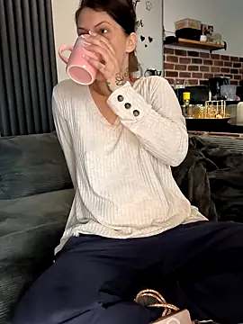 Linalicious online show from April 20, 7:44 am