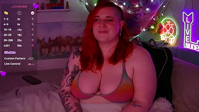 opalreigning online show from March 14, 9:43 am