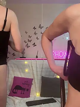 SweetCupcaks online show from March 3, 10:43 am