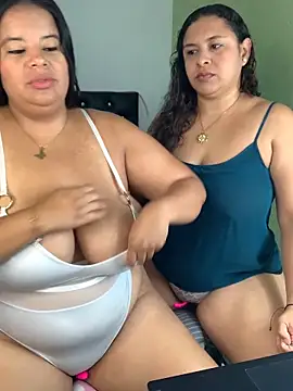 twocurvylatins online show from May 25, 9:41 am