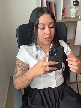 Pretty Isadora online show from March 10, 7:18 pm