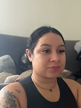 Pretty Isadora online show from May 31, 7:37 pm