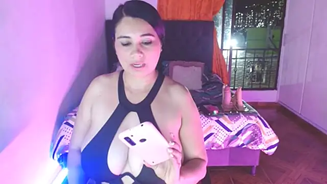 Kerly Lopez online show from August 1, 12:01 am