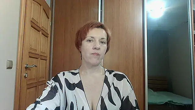 LoraLoraMay online show from March 19, 7:18 pm