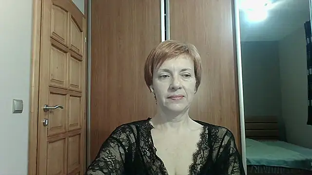 LoraLoraMay online show from May 31, 6:20 pm