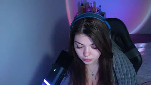 helengilmor online show from April 27, 5:54 pm