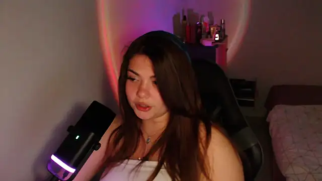 helengilmor online show from April 26, 3:21 pm