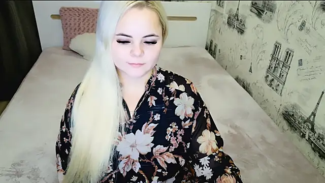 lovely-eyes online show from November 16, 7:03 pm