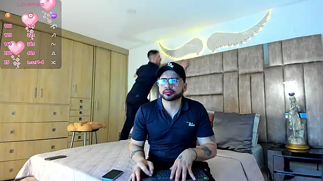 petterwilly1 online show from April 10, 11:11 pm