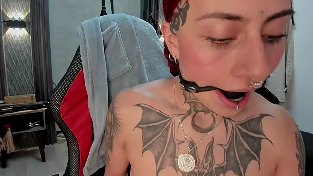 selene red  online show from March 2, 5:08 am