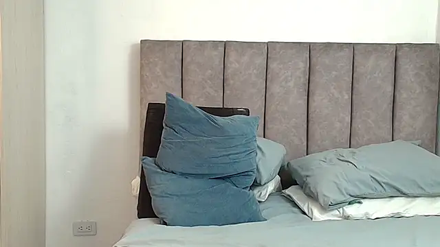 karina lewis  online show from July 15, 10:31 am