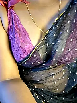 VR here 4U online show from February 18, 3:44 pm