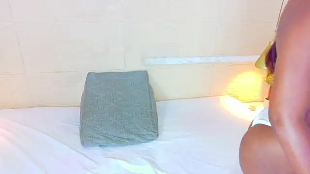 Shamiraa moore online show from April 8, 5:48 pm