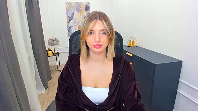 SelenaeMoore online show from March 10, 3:43 am