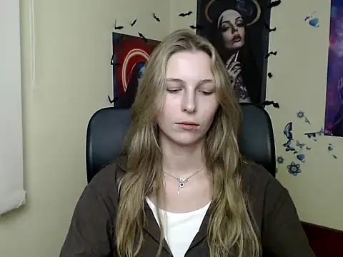 StrangerGi online show from June 15, 12:05 pm