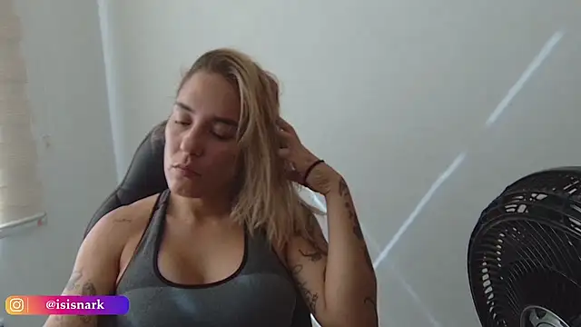 ValkyriaRose online show from January 12, 3:06 pm