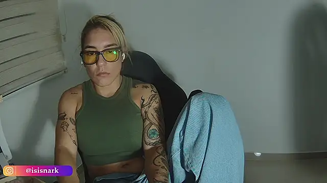 ValkyriaRose online show from February 28, 1:27 am