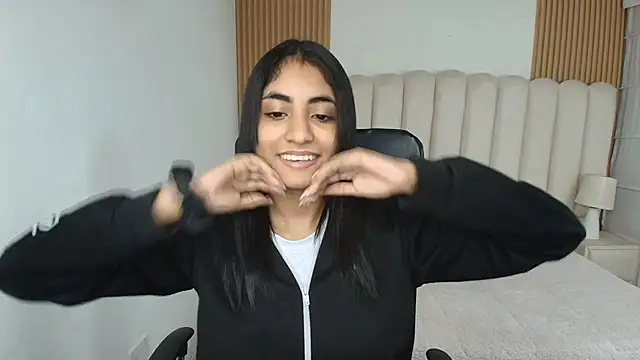 shaneelle online show from April 16, 3:07 am