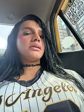 Veruzca love online show from March 22, 3:29 pm