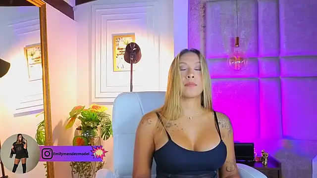 AlessiaLondon online show from June 1, 10:17 am