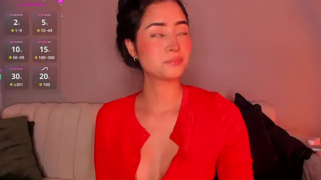 lara madisson online show from April 7, 6:15 am