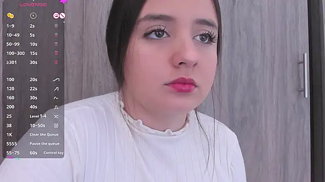 Sabrina Lennox online show from March 19, 2:05 am