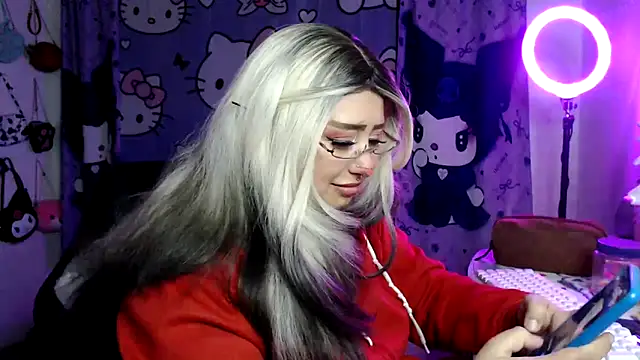 lussyevans24 online show from March 28, 8:36 am