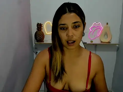 Dona Tela online show from April 1, 7:44 pm