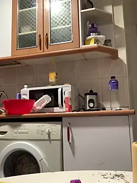 Laanegraofficial  online show from April 9, 9:20 pm