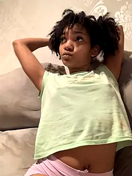 Laanegraofficial  online show from October 20, 5:38 pm