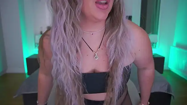 KiraCandyS online show from March 22, 9:21 pm