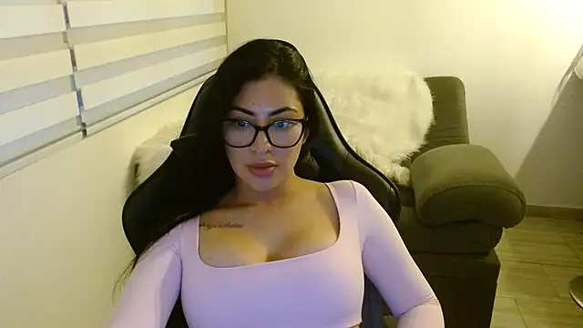 Charlotte cute18 online show from May 30, 11:22 pm