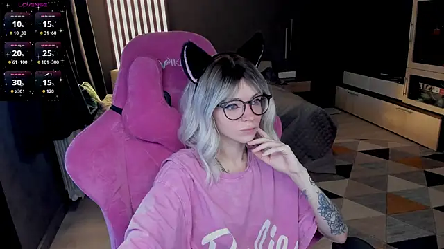 The love project online show from April 10, 11:27 am