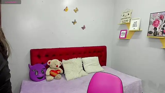 kathina giraldo online show from November 8, 12:54 pm