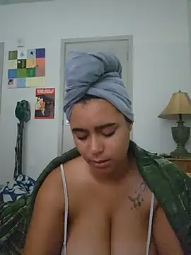 cinnaminnie online show from July 7, 2:53 pm