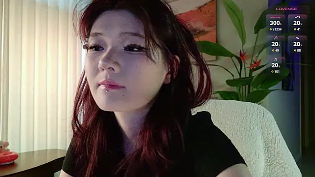 KitayamaChu online show from April 11, 11:30 pm