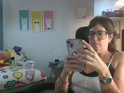 Calentandote online show from April 7, 1:02 pm