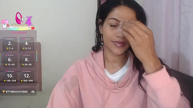 makennaa  online show from March 26, 10:39 am