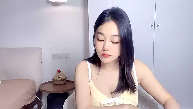 cloud8822 online show from April 27, 2:14 pm