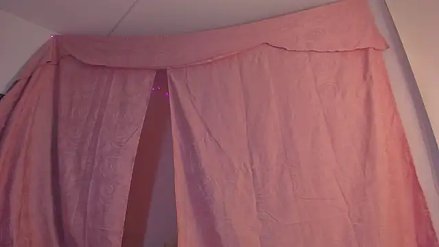 BonnieCute  online show from April 3, 12:08 am