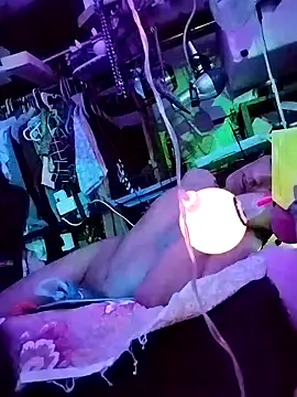 gurlnips online show from March 20, 8:52 am