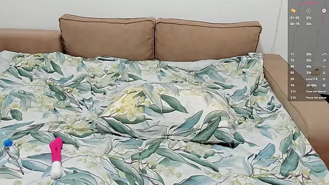 1lindsey1 online show from March 2, 7:15 am