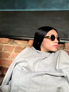 Effy Bonny online show from December 16, 8:15 pm