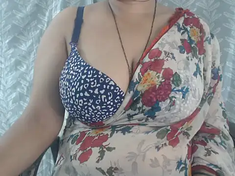 cute-priy online show from June 29, 10:15 am