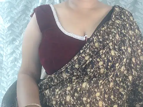 cute-priy online show from July 10, 5:30 am