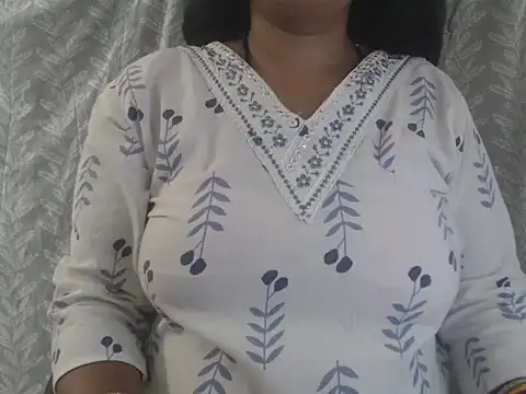 cute-priy online show from July 23, 5:48 am